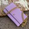 Aura Clutch – Bag Lavanda Cadena Chunky Oro